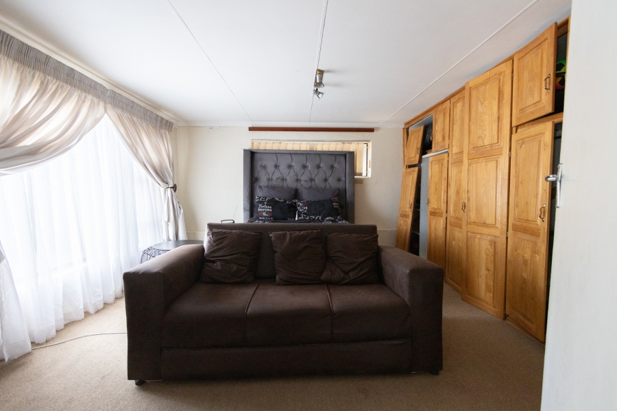 3 Bedroom Property for Sale in Protea Park North West